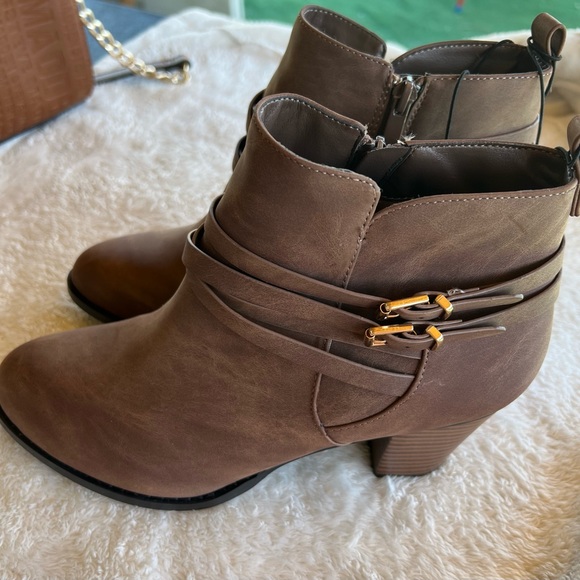 NWT beautiful ankle boots, never used. Cute buckle design. - Picture 10 of 13
